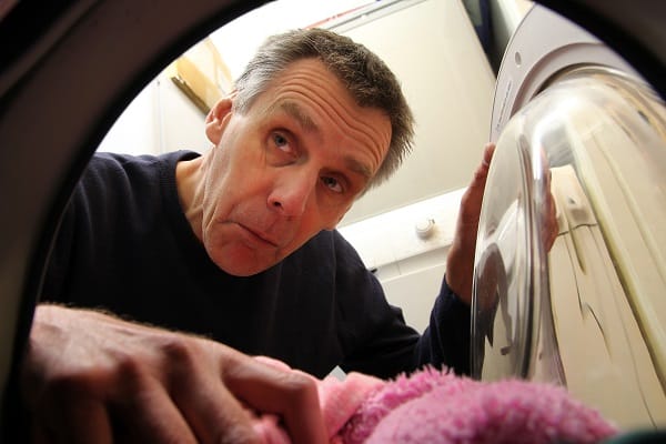 How to Stop a Washing Machine Walking Across the Floor: Tips for Evenly Distributing the Load and Leveling the Feet